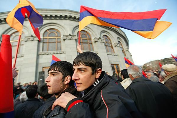Rusiya parçalanır, torpaqlarımızı geri almalıyıq! - Mnatsakanyan